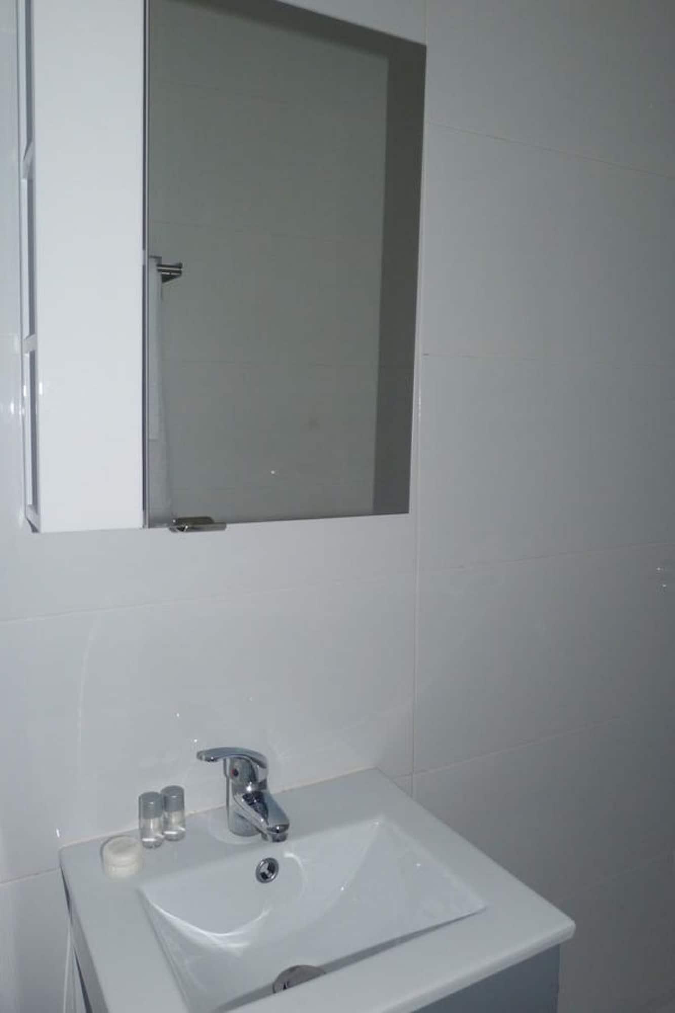 פריז Hotel Du Jura מראה חיצוני תמונה