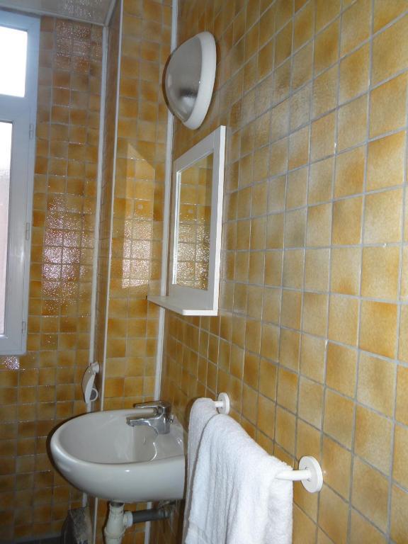 פריז Hotel Du Jura מראה חיצוני תמונה